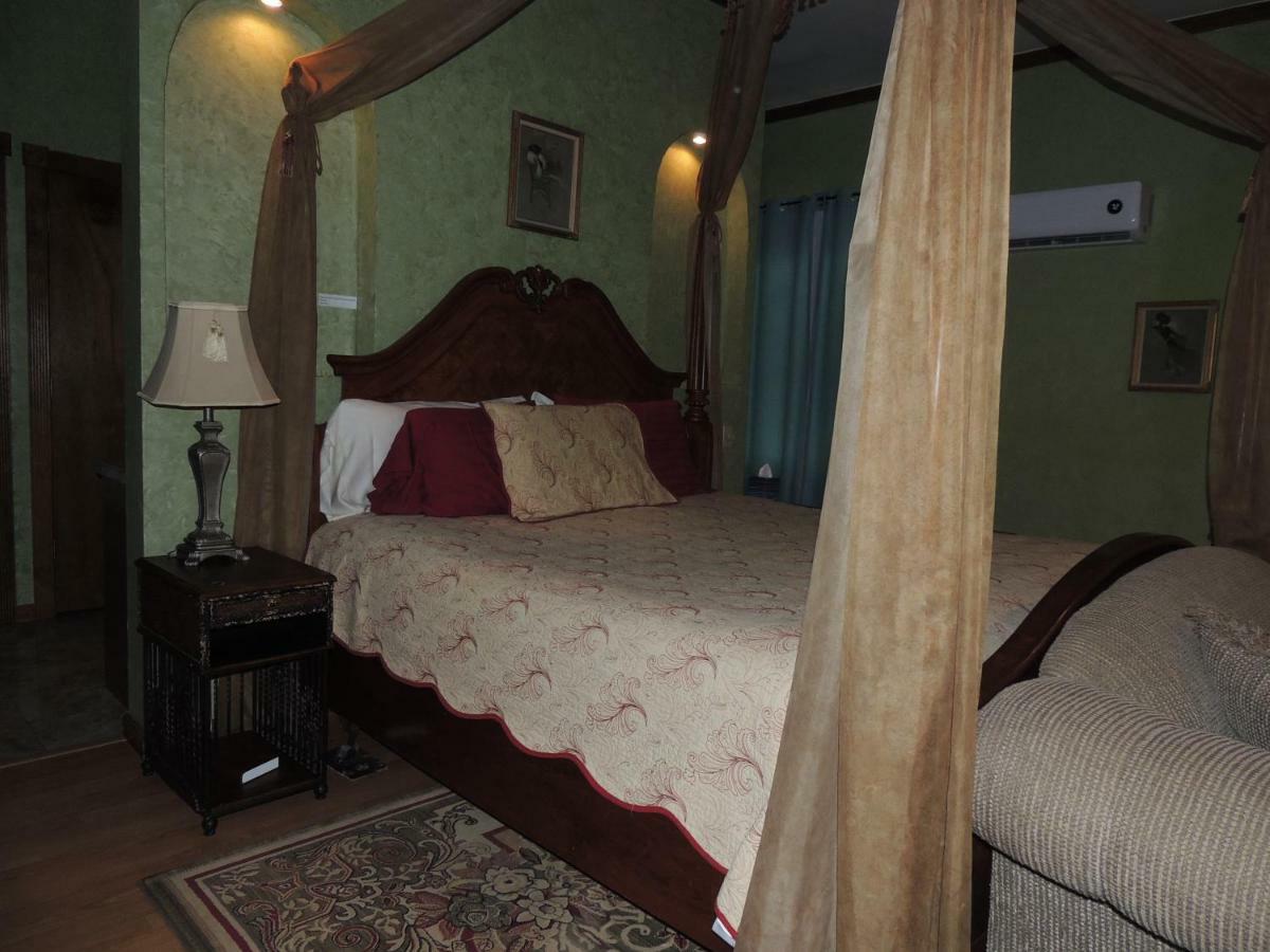 The Whispering Pines Inn Norman Exterior foto